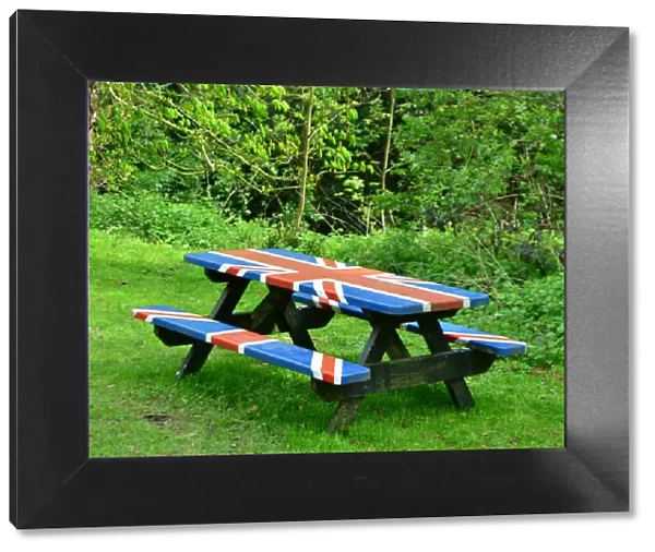 CJ6 4882 Union Jack picnic table