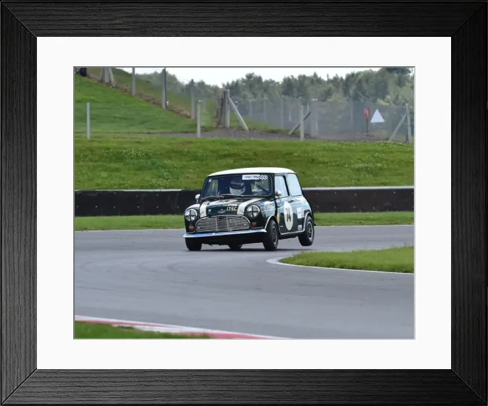 Framed Print : CM3 0006 Justin Cooper, Austin Mini Cooper S, PNW 175 C Framed Print : CM3 0006 Justin Cooper, Austin Mini Cooper S, PNW 175 C