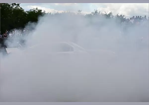 CM3 4854 Max Papis, Chevrolet Impala, smoke, donuts