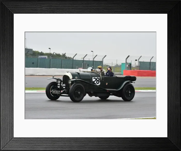 Framed Print : CM4 2016 Bentley, RM 3927 Framed Print : CM4 2016 Bentley, RM 3927