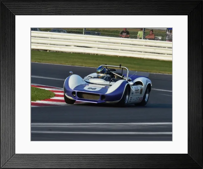 Framed Print : CM4 0149 Andrew Beaumont, McLaren M1B Framed Print : CM4 0149 Andrew Beaumont, McLaren M1B