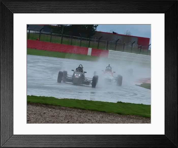 Framed Print : CM5 7320 Michael Bradley, Van Diemen JL012K