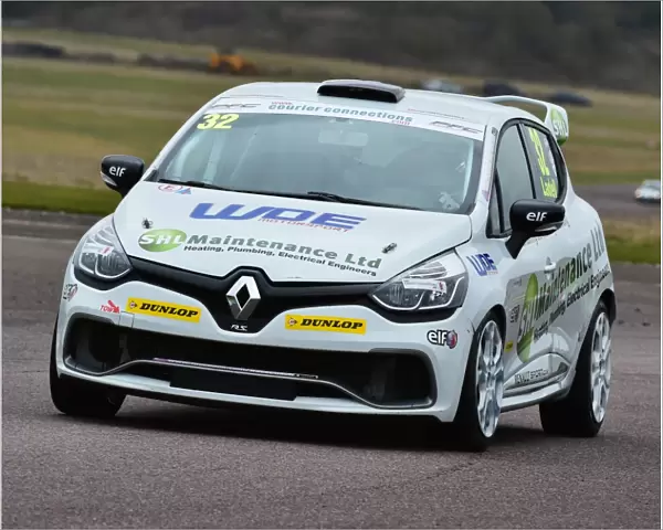 CM5 9509 Charlie Ladell, Renault Clio