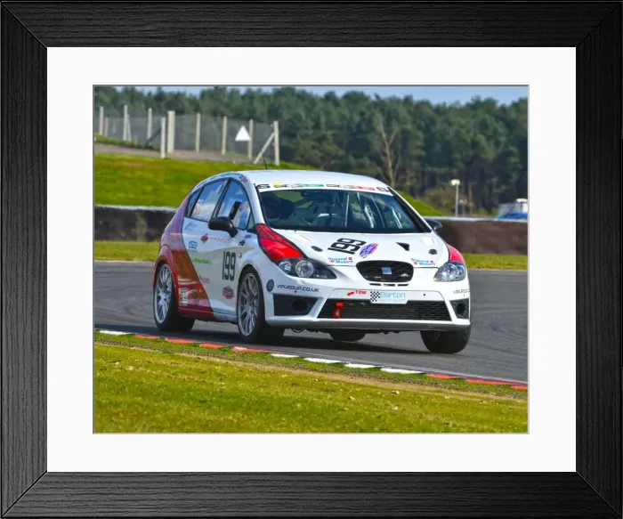 Framed Print : CJ5 6927 Bob Hosier, SEAT Leon Framed Print : CJ5 6927 Bob Hosier, SEAT Leon