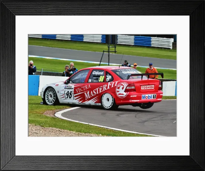 Framed Print : CM7 5723 John Cleland, Vauxhall Vectra Framed Print : CM7 5723 John Cleland, Vauxhall Vectra
