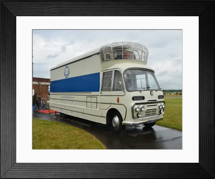 Framed Print : CJ5 9066 Vintage mobile cinema Framed Print : CJ5 9066 Vintage mobile cinema