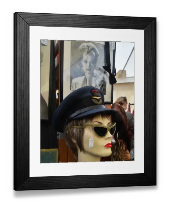 Framed Print : CM8 5919 Retro style, for sale Framed Print : CM8 5919 Retro style, for sale