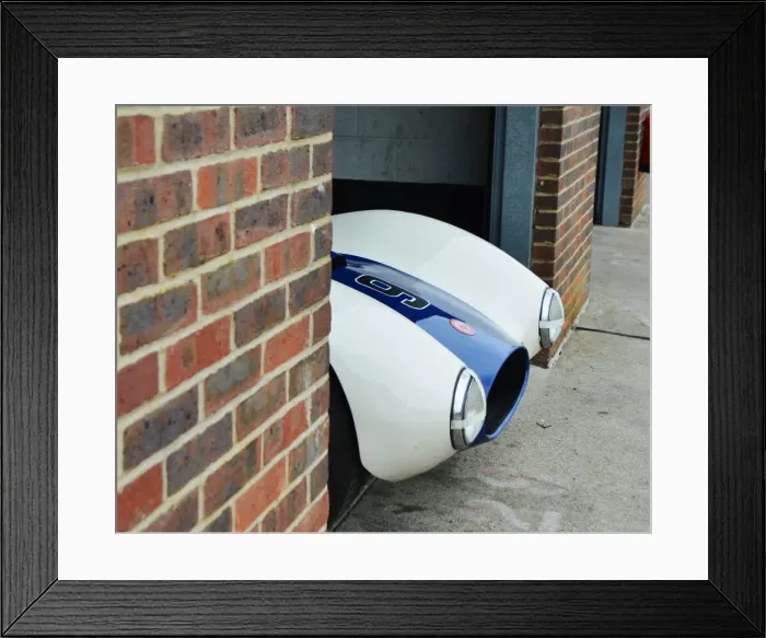 Framed Print : CJ5 8905 Julian Majzub, Sadler MK III Framed Print : CJ5 8905 Julian Majzub, Sadler MK III
