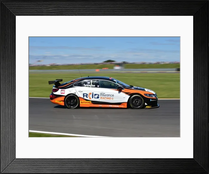 Framed Print : CM9 7671 Colin Turkington, Volkswagen CC Framed Print : CM9 7671 Colin Turkington, Volkswagen CC