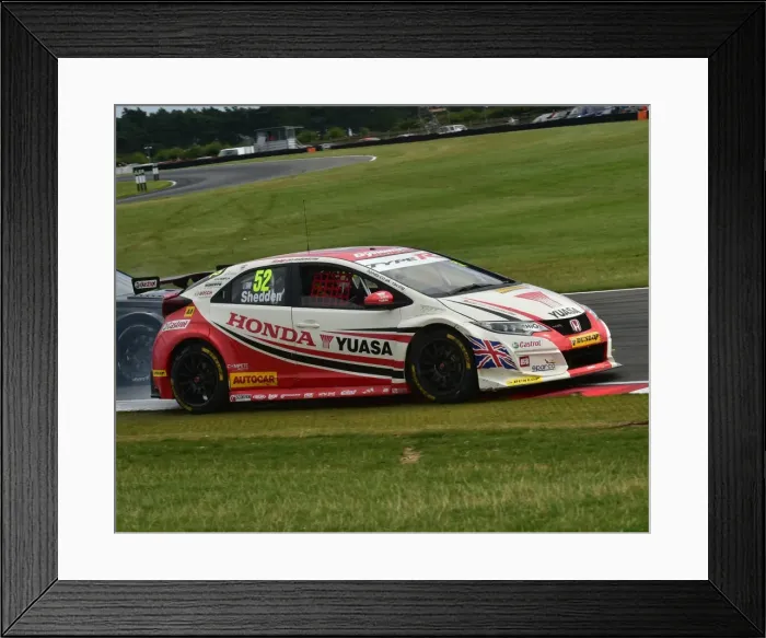 Framed Print : CM9 8023 Gordon Shedden, Honda Civic Type R Framed Print : CM9 8023 Gordon Shedden, Honda Civic Type R