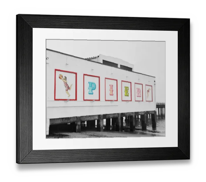 Framed Print : CJ6 1001 Almost monochrome Felixstowe, Pier Framed Print : CJ6 1001 Almost monochrome Felixstowe, Pier