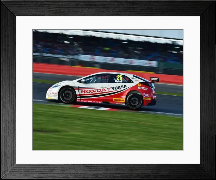 Framed Print : CM11 0151 Matt Neal, Honda Civic Type R Framed Print : CM11 0151 Matt Neal, Honda Civic Type R