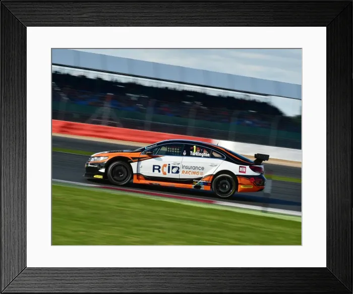 Framed Print : CM11 0174 Colin Turkington, Volkswagen CC Framed Print : CM11 0174 Colin Turkington, Volkswagen CC