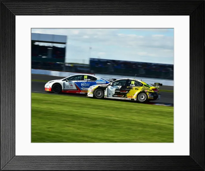 Framed Print : CM11 0179 Tom Ingram, Toyota Avensis, Josh Cook, Chevrolet Cruze Framed Print : CM11 0179 Tom Ingram, Toyota Avensis, Josh Cook, Chevrolet Cruze