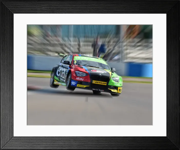 Framed Print : CM1 0751 Colin Turkington, BMW 125i M Sport Framed Print : CM1 0751 Colin Turkington, BMW 125i M Sport