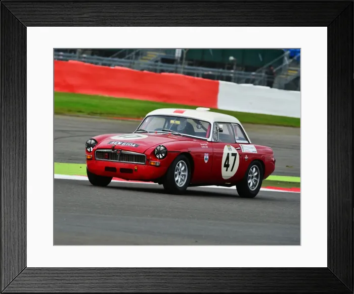 Framed Print : CJ6 3044 Jonathan Ostle, MG B Framed Print : CJ6 3044 Jonathan Ostle, MG B