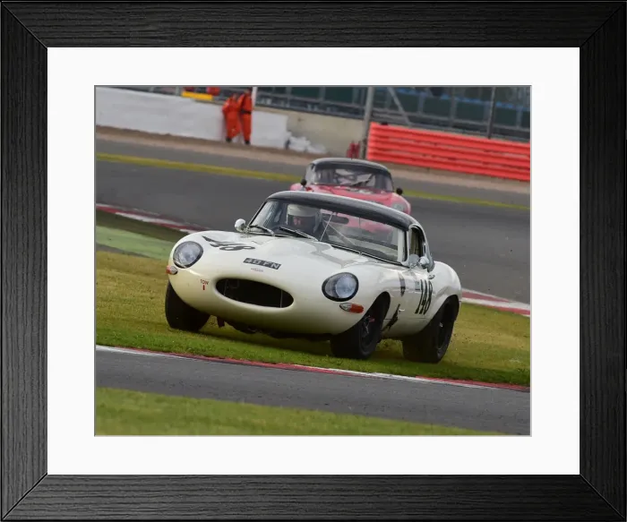 Framed Print : CM9 5071 Martin Hunt, Patrick Blakeney-Edwards, Jaguar E-Type Framed Print : CM9 5071 Martin Hunt, Patrick Blakeney-Edwards, Jaguar E-Type