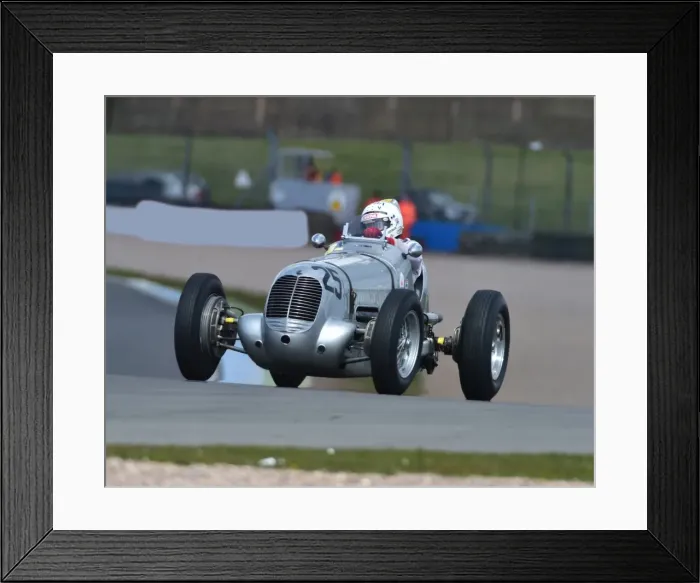 Framed Print : CM13 0039 Calum Lockie, Maserati 6CM Framed Print : CM13 0039 Calum Lockie, Maserati 6CM