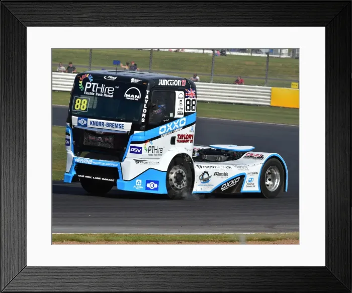 Framed Print : CM15 7155 Ryan Smith, MAN TGA Framed Print : CM15 7155 Ryan Smith, MAN TGA