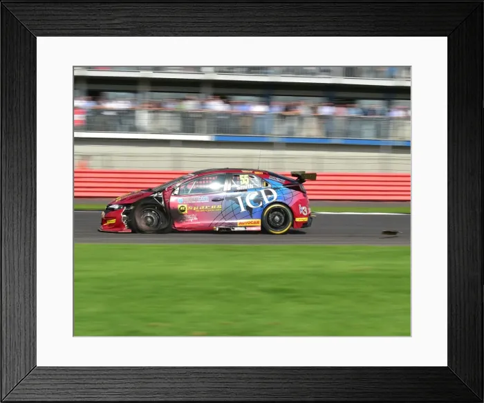 Framed Print : CM16 5296 Jeff Smith, Honda Civic Type R, tyre 1 Framed Print : CM16 5296 Jeff Smith, Honda Civic Type R, tyre 1