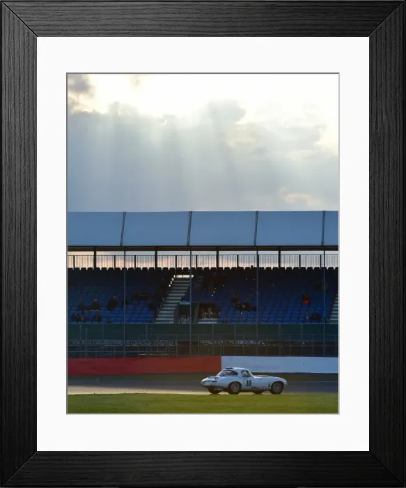 Framed Print : CM15 3111 Martin Rich, Simon Butler, Jaguar E-Type