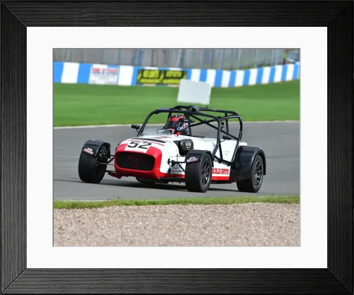 Framed Print : CM16 0566 Gary Bate, Caterham CSR 2300, winner Framed Print : CM16 0566 Gary Bate, Caterham CSR 2300, winner