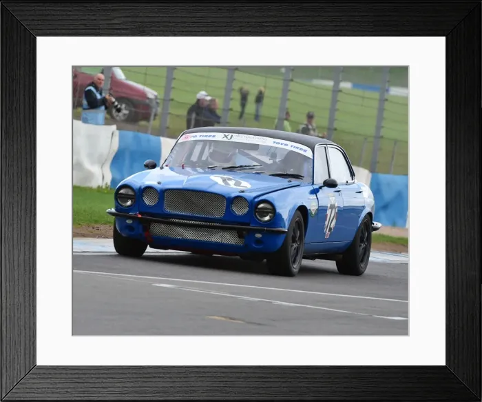 Framed Print : CM16 0664 Guy Connew, Jaguar XJ6 S2 Framed Print : CM16 0664 Guy Connew, Jaguar XJ6 S2