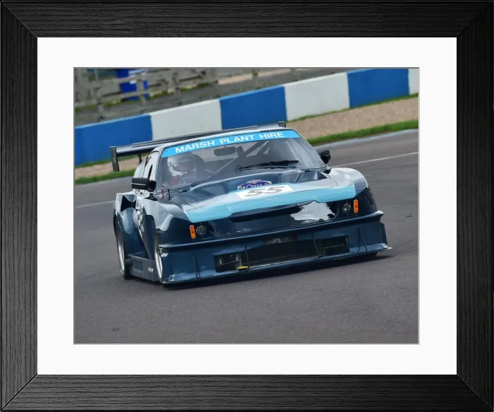 Framed Print : CM16 0341 David Beatty, Aston Martin DBS Framed Print : CM16 0341 David Beatty, Aston Martin DBS