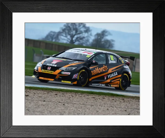 Framed Print : CM17 9513 Gordon Shedden, Honda Civic Type R Framed Print : CM17 9513 Gordon Shedden, Honda Civic Type R