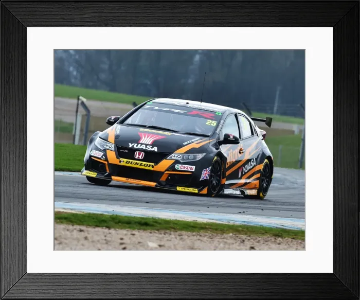 Framed Print : CM17 9495 Matt Neal, Honda Civic Type R Framed Print : CM17 9495 Matt Neal, Honda Civic Type R