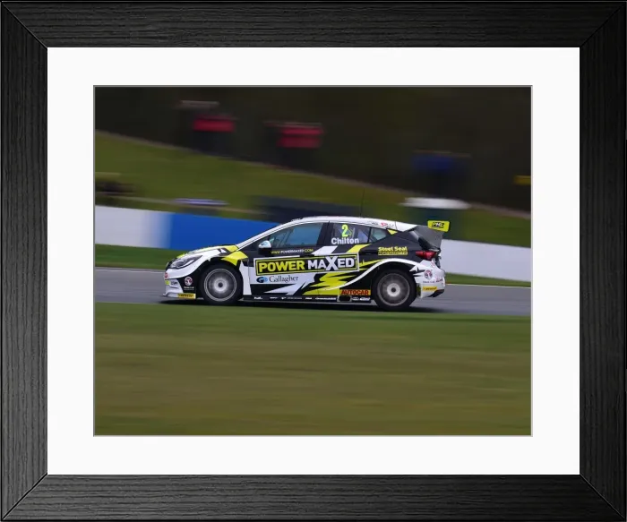 Framed Print : CM17 9673 Tom Chilton, Vauxhall Astra Framed Print : CM17 9673 Tom Chilton, Vauxhall Astra