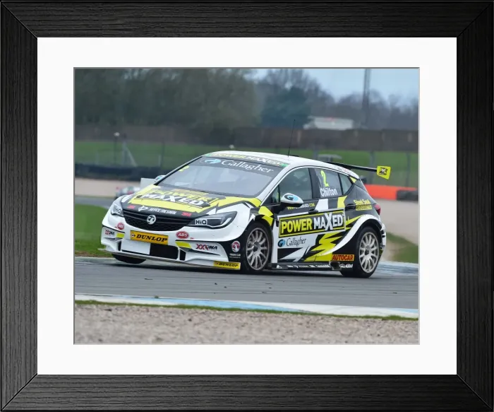 Framed Print : CM17 9447 Tom Chilton, Vauxhall Astra Framed Print : CM17 9447 Tom Chilton, Vauxhall Astra