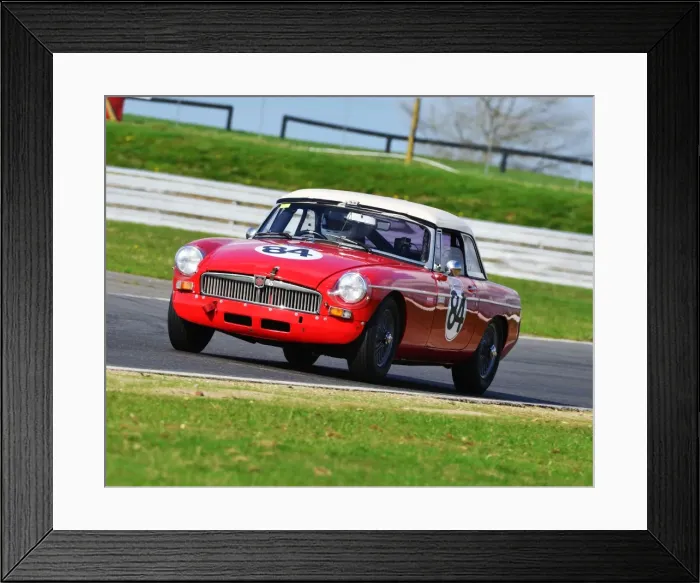 Framed Print : CJ6 7132 Paul Wybrow, MG B Roadster Framed Print : CJ6 7132 Paul Wybrow, MG B Roadster