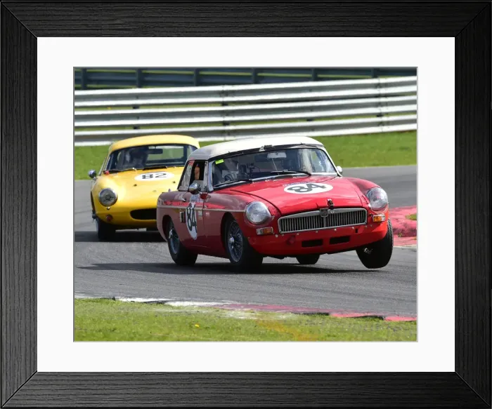 Framed Print : CM18 3366 Paul Wybrow, MG B Roadster Framed Print : CM18 3366 Paul Wybrow, MG B Roadster