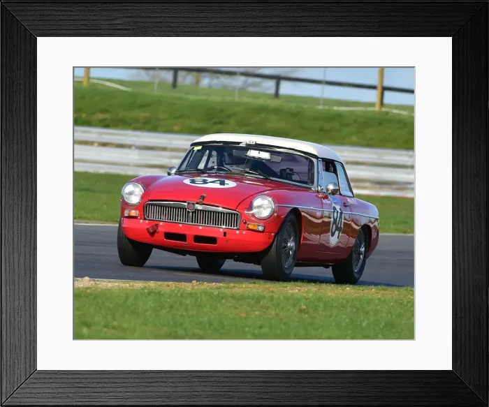 Framed Print : CM18 2955 Paul Wybrow, MG B Roadster Framed Print : CM18 2955 Paul Wybrow, MG B Roadster