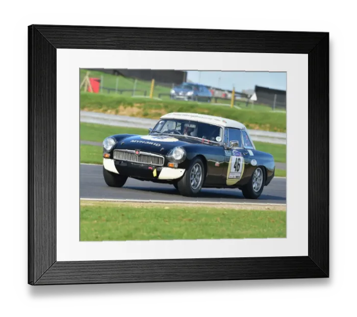 Framed Print : CM18 2952 Brian Lambert, MG B Roadster Framed Print : CM18 2952 Brian Lambert, MG B Roadster