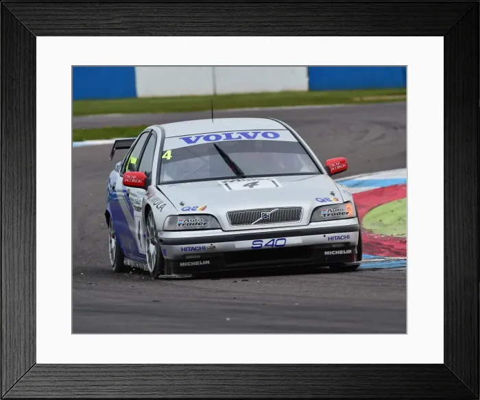 Framed Print : CM19 0541 Jason Minshaw, Volvo S40 Framed Print : CM19 0541 Jason Minshaw, Volvo S40