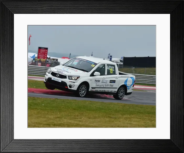 Framed Print : CM19 1273 Glenn Broster, SsangYong Musso Framed Print : CM19 1273 Glenn Broster, SsangYong Musso