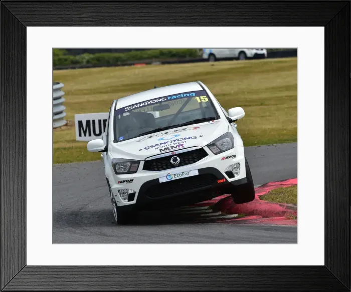 Framed Print : CM19 1881 Glenn Broster, SsangYong Musso Framed Print : CM19 1881 Glenn Broster, SsangYong Musso
