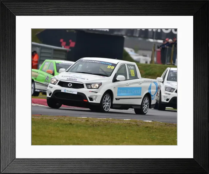 Framed Print : CM19 1251 Natalie Byrt, SsangYong Musso Framed Print : CM19 1251 Natalie Byrt, SsangYong Musso