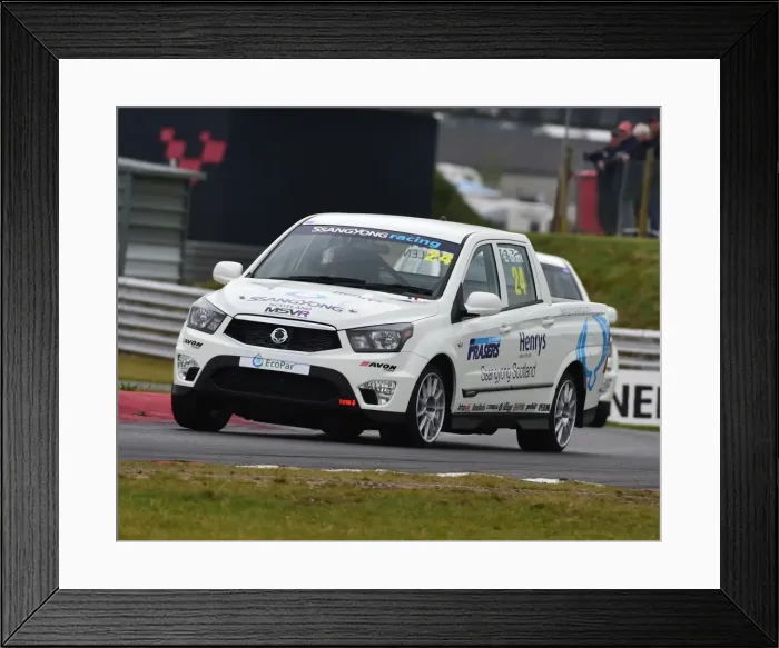 Framed Print : CM19 1247 Lewis Grant, SsangYong Musso Framed Print : CM19 1247 Lewis Grant, SsangYong Musso