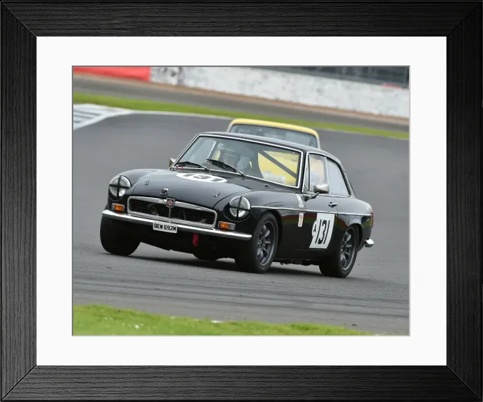 Framed Print : CM19 2872 Mark Bennett, MG B GT Framed Print : CM19 2872 Mark Bennett, MG B GT