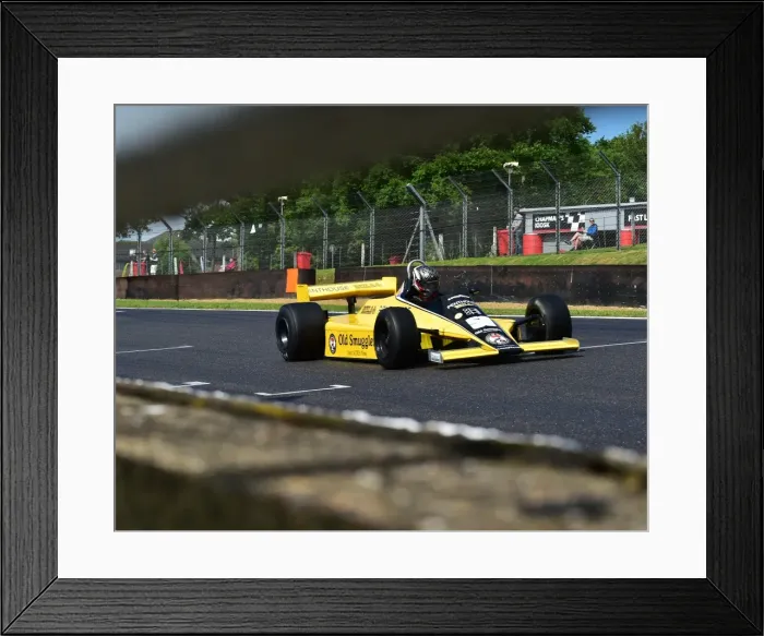 Framed Print : CM19 3928 Michael Lyons, Williams FW07B Framed Print : CM19 3928 Michael Lyons, Williams FW07B