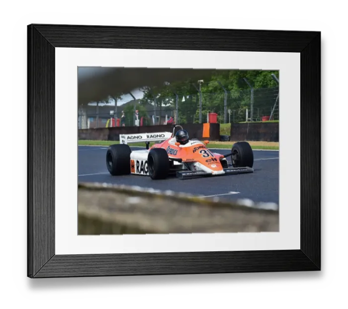 Framed Print : CM19 3967 Steve Hartley, Arrows A4 Framed Print : CM19 3967 Steve Hartley, Arrows A4
