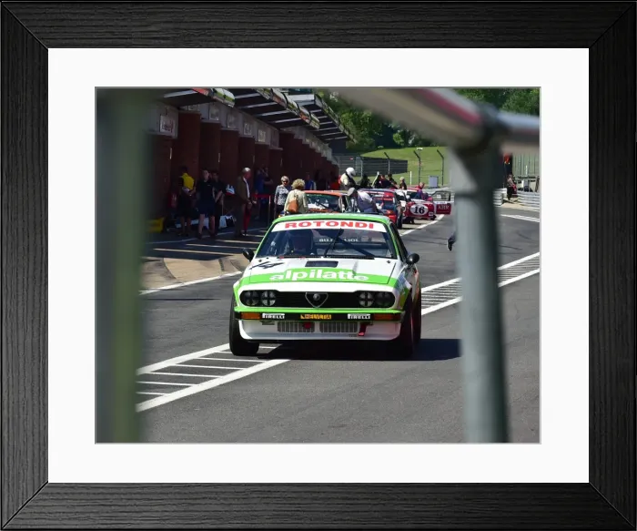 Framed Print : CM19 4122 Paul Clayson, Alfa Romeo GTV6 Framed Print : CM19 4122 Paul Clayson, Alfa Romeo GTV6