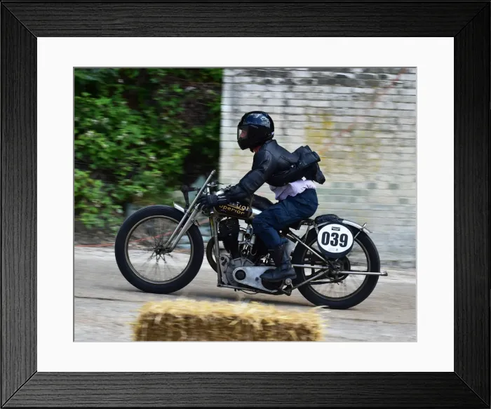 Framed Print : CM19 8227 Peter Lancaster, Brough Superior Framed Print : CM19 8227 Peter Lancaster, Brough Superior