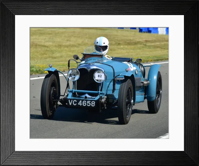 Framed Print : CM19 7826 Tim Dawson, Riley Merlin Special Framed Print : CM19 7826 Tim Dawson, Riley Merlin Special