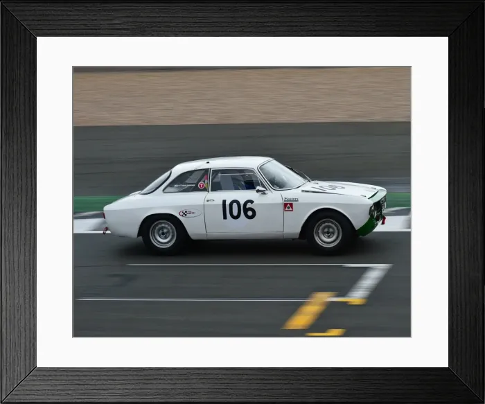 Framed Print : CM20 4040 Paul Chase-Gardener, Bernardo Hartogs, Alfa Romeo Giulia Sprint Framed Print : CM20 4040 Paul Chase-Gardener, Bernardo Hartogs, Alfa Romeo Giulia Sprint