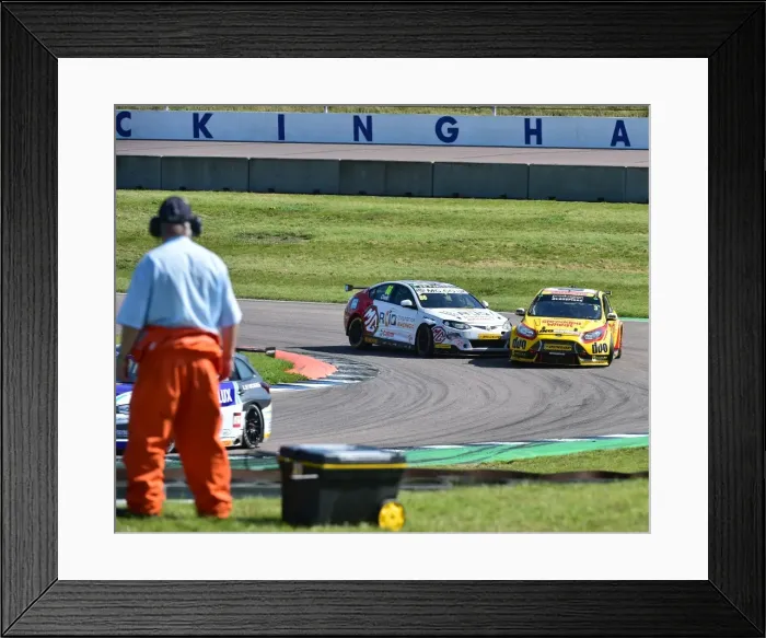 Framed Print : CM21 0465 The observer observes, Mat Jackson, Ford Focus, Josh Cook, MG6 GT Framed Print : CM21 0465 The observer observes, Mat Jackson, Ford Focus, Josh Cook, MG6 GT