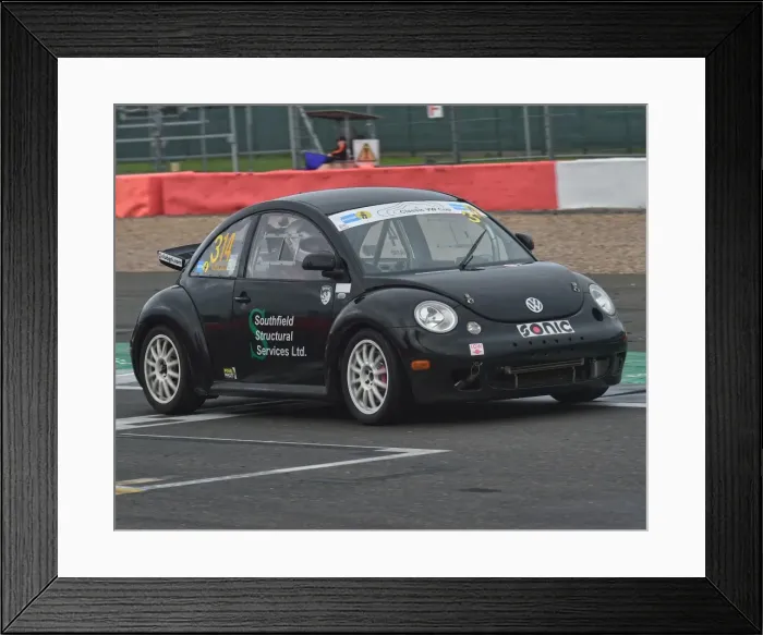 Framed Print : CM21 5673 Steven Roland, Volkswagen Beetle Framed Print : CM21 5673 Steven Roland, Volkswagen Beetle